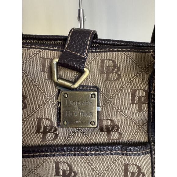 Beautiful Dooney&Bourke Leather Trimmed Signature Canvas Vintage Shoulder Bag - Picture 5 of 8